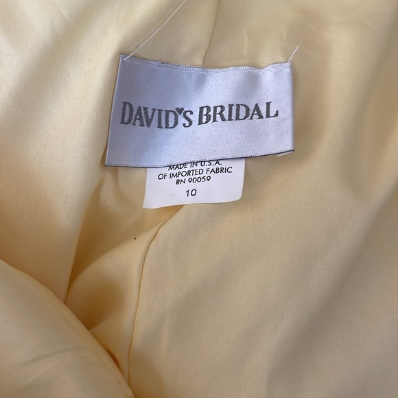 David’s bridal NWT size 10 halter ruched gown - Picture 5 of 9